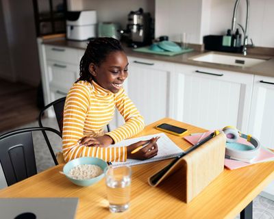 Beyond the classroom: the online alternative to traditional schooling