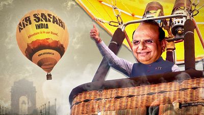 Last year, L-G slammed Delhi govt over pollution. This time, he is in a balloon