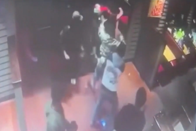 Moment a teenage greeter at Chili’s is attacked by group upset about restaurant’s wait time