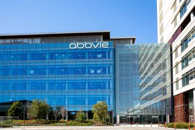 Is AbbVie Stock Outperforming the Nasdaq?