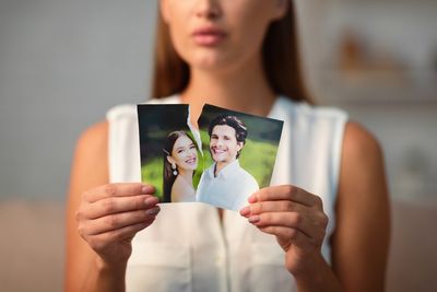 9 Emotional Reactions That Reveal You’re Still Attached to Your Ex