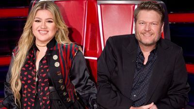 That Time Kelly Clarkson Hilariously Shaded Her Voice Co-Star Blake Shelton During An Impromptu Vow Renewal