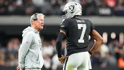 Geno Smith Apologizes for Flipping off Raiders Fans After Loss to Browns