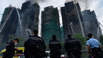 Hong Kong: At least 44 dead and hundreds missing in apartment complex fire