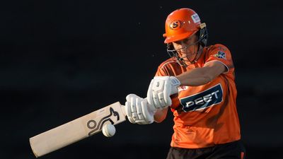 Perth hold on for WBBL win after Capsey comeback