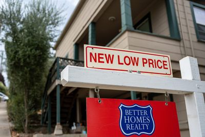 Black Friday deals aren't just for holiday shopping. Homebuyers are getting record-high discounts as desperate sellers offer multiple price cuts