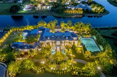 A billionaire and an A-list actor found refuge in a 37-home Florida neighborhood with armed guards—proof that privacy is now the ultimate luxury