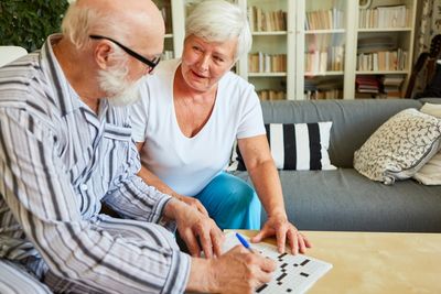 8 Brain Games That Actually Fight Dementia (Better Than Crosswords)