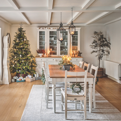 I’m using the 12 days decluttering method to get my home ready for Christmas – it fits perfectly around all my festive socialising