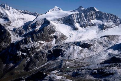 Huge rescue mission launched after avalanche buries skiers on Austrian glacier