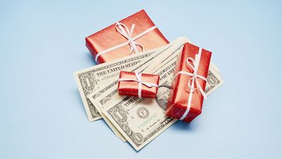 I'm a Financial Planner: Here's How to Make the Most of Your Charitable Giving on a Budget