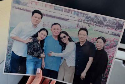 Thaksin’s daughter posts family photo taken at prison