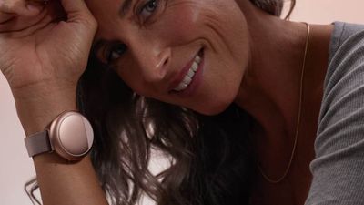 This smart wearable acts as your own personal thermostat – and it looks great too