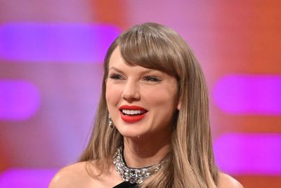 Taylor Swift and Denise Welch among acts competing for Christmas number one