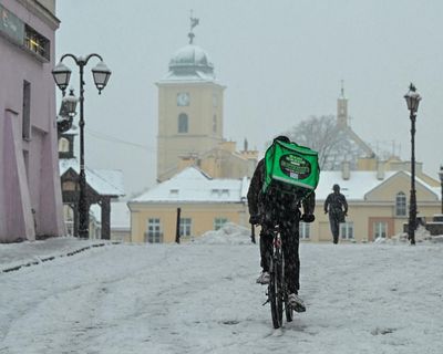 Weather tracker: Snowfall cuts power in Poland and flooding devastates Sri Lanka