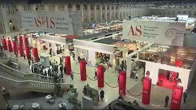 Moscow antique salon showcases rare artworks