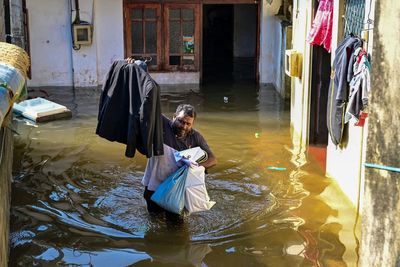 Is it safe to travel to Sri Lanka during severe flooding?