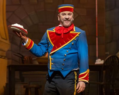Oh yes he is! Kiefer Sutherland dives into the world of panto