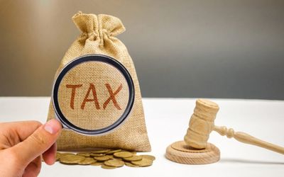 'I'm Rich And This Is A Lie'—Ramit Sethi Pushes Back On Peter Schiff's Claim That We Need To Lower The Tax On The Rich To Help The Poor