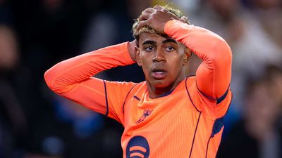 Hansi Flick Offers Lamine Yamal Advice After Calls to Sell Barcelona Star