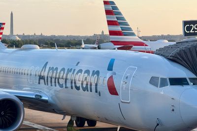 American Airlines expecting delays amid holiday travel after major software issue grounds hundreds of planes