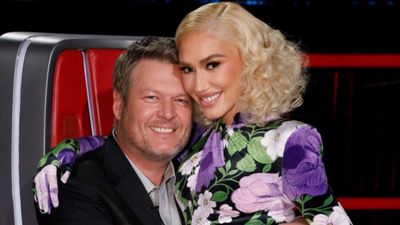 Gwen Stefani And Blake Shelton Are Couple Goals In Their Adorable Post-Thanksgiving Selfie