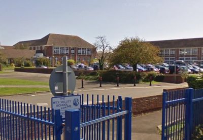 UK school removes all mirrors from toilets because students ‘won’t stop looking in them’