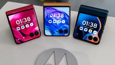 I review flip phones for a living, and here are the top 5 reasons you should buy a phone like the Motorola Razr and Galaxy Z Flip for Cyber Monday