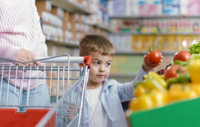 Here’s What Your Kids Really Want From The Grocery Store But You Shouldn’t Buy