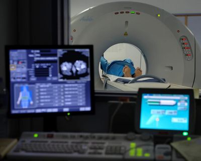 NHS test delays putting hundreds of thousands at risk, say doctors