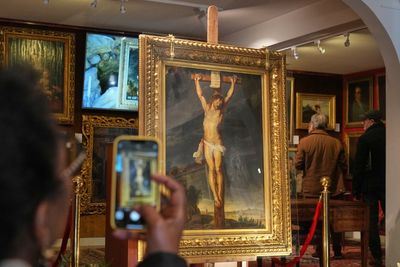 Rubens’ painting of crucifixion fetches £2m at auction after it was lost for four centuries