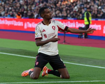 Alexander Isak ends drought as Liverpool stop rot with win at West Ham