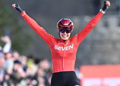 UCI Cyclo-cross World Cup Flamanville: Aniek van Alphen dominates to take a first World Cup win in France