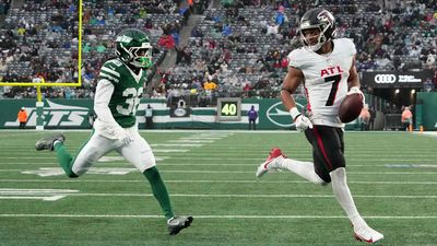 Fantasy Studs and Duds NFL Week 13: Bijan Robinson Shines in Falcons’ Loss