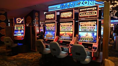 Pokies shutdown period 'bare minimum' reform effort