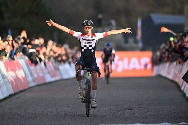 UCI Cyclo-cross World Cup Flamanville: Dropped chain and crash not enough to stop Thibau Nys from hard-fought solo victory