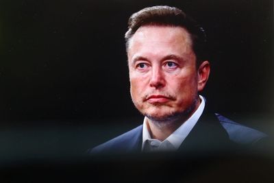 Elon Musk Says He Doesn't Buy Stocks, But Thinks Google Will Be 'Pretty Valuable' In The Future And Nvidia's An 'Obvious' One