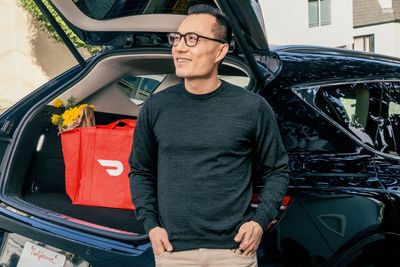 DoorDash CEO Tony Xu outmaneuvered meal delivery rivals by obsessing over his customer