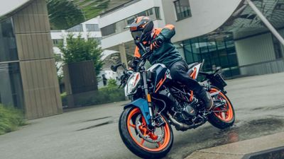 KTM Gives 160 Duke a Track Tour In India, It’s a Genius Move That Should Go Global