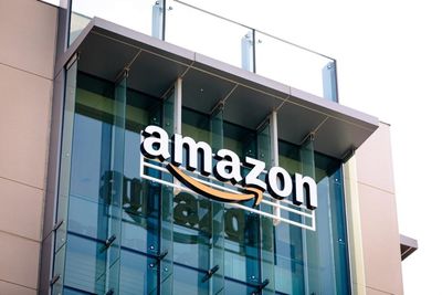 Amazon To Rally Around 31%? Here Are 10 Top Analyst Forecasts For Monday