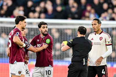 West Ham to offer Lucas Paquetá support after red card and online comments