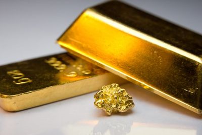 The $5,000 Gold Setup: Why Mining ETFs May Be The Real Moonshot Trade