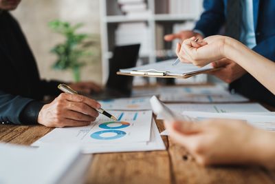 6 Vital Signs Your Advisor Isn’t Putting Your Interests First