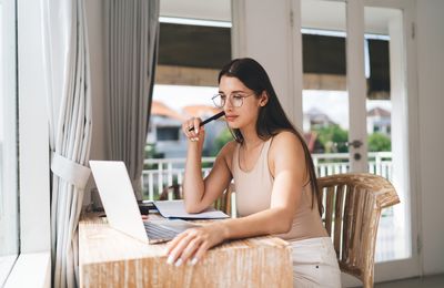 You Might Be Working for Free and Not Even Realize It — The Contract Clause That’s Costing Freelancers Thousands