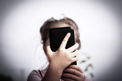 More than 800,000 nursery-aged children are using social media