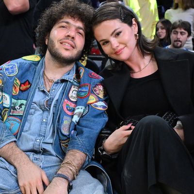 Selena Gomez Brings Benny Blanco and a Rare Versace Bag as Her Plus-Ones to the L.A. Lakers Game