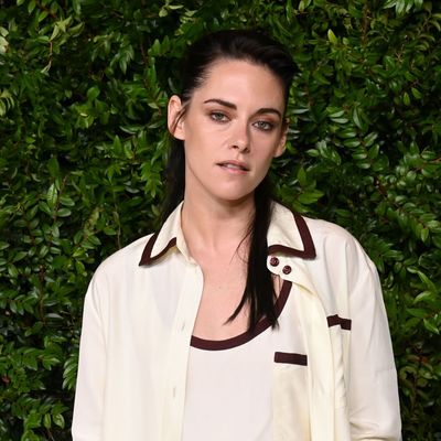 Kristen Stewart’s Undercut Hairstyle Calls for Grunge Renaissance