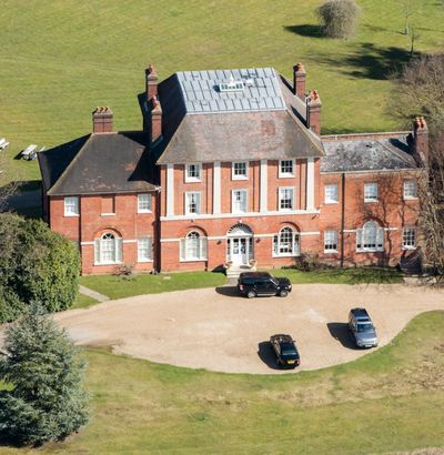 Prince William and Princess Kate's "Forever Home" Has Caused a Christmas Traffic Fiasco for Local Residents