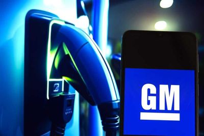 Is General Motors Stock Outperforming the S&P 500?