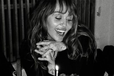 Is Miley Cyrus Engaged? Fans Spot Huge Diamond Ring Stealing Spotlight at 'Avatar' Premiere